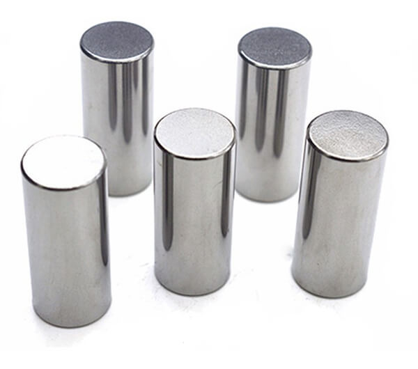 tungsten carbide studs